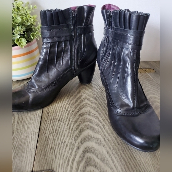 Arnold churgin leather Victorian pleated top boots. Size 40 (9.5) - Picture 3 of 11